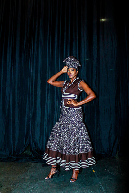 Hombisa Shweshwe Hipster Skirt with V-Neck Top & Doek